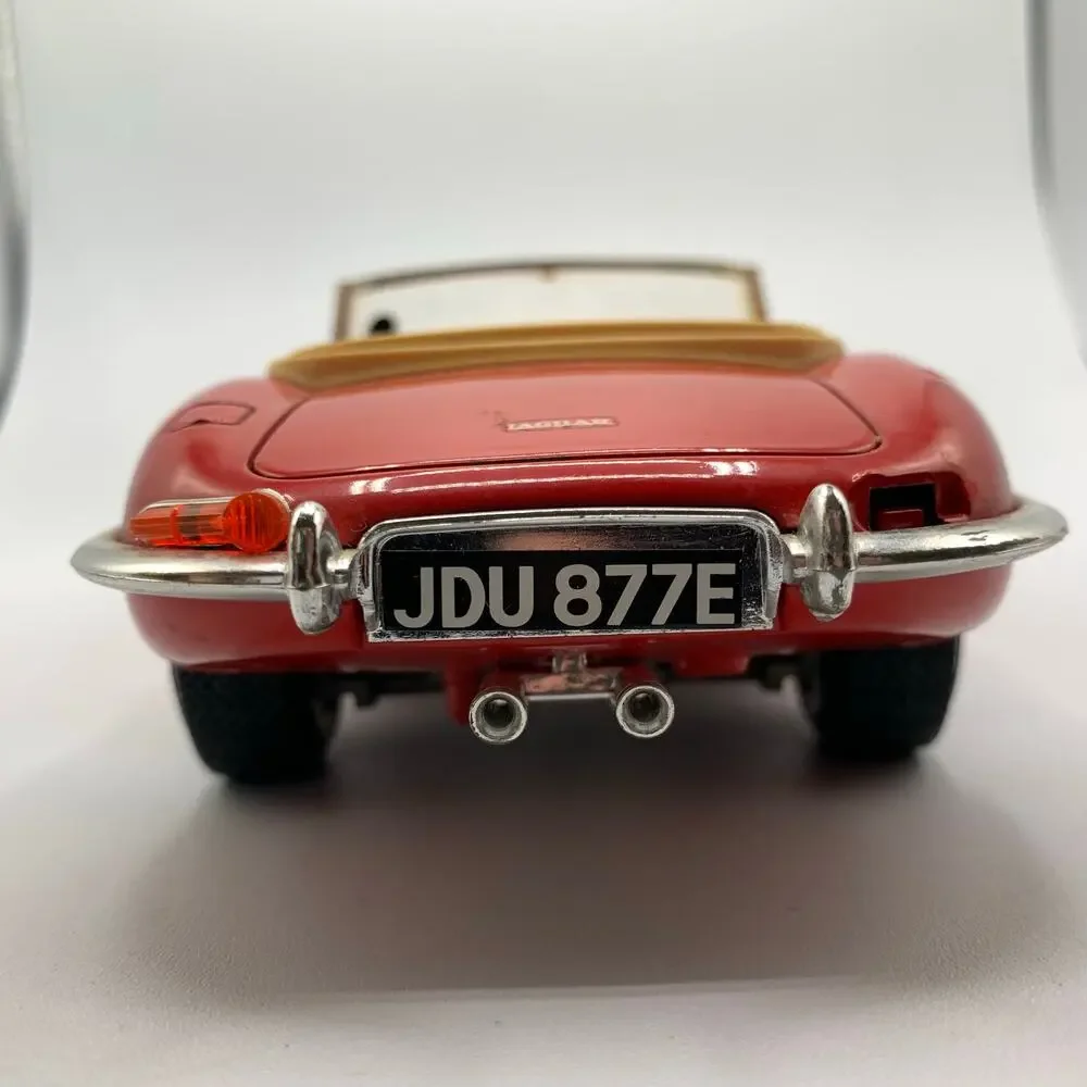 Vintage Bburago 1:18 Scale Jaguar E-Type Cabriolet Red Diecast Model Car